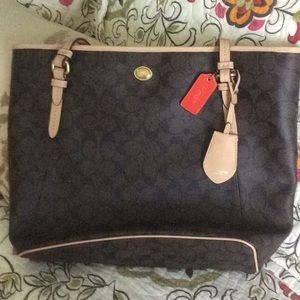 Medium tote brand new,